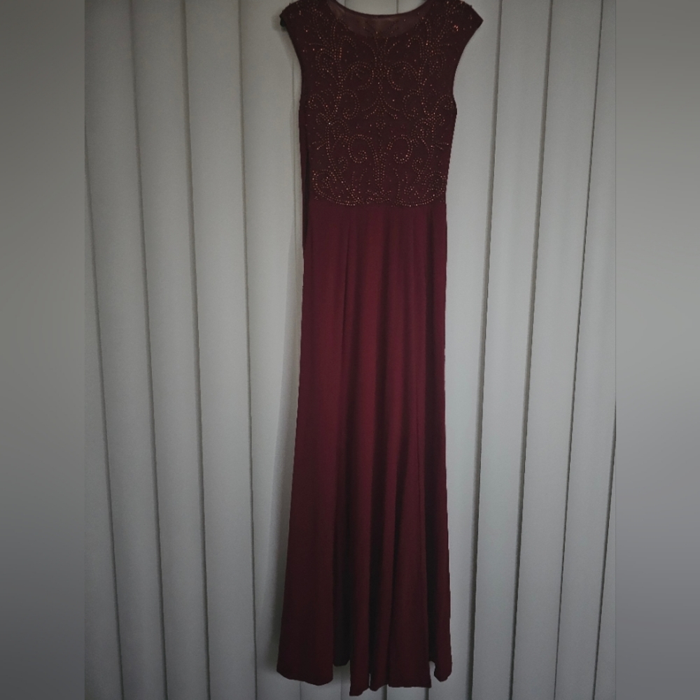 Red Evening Gown Cachet Size 4. 60 inches in length